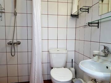 Фото номера Двухместный номер с 1 кроватью и собственной ванной комнатой Проживание в семье Dom Wczasowy Sloneczko г. Унесьце 5